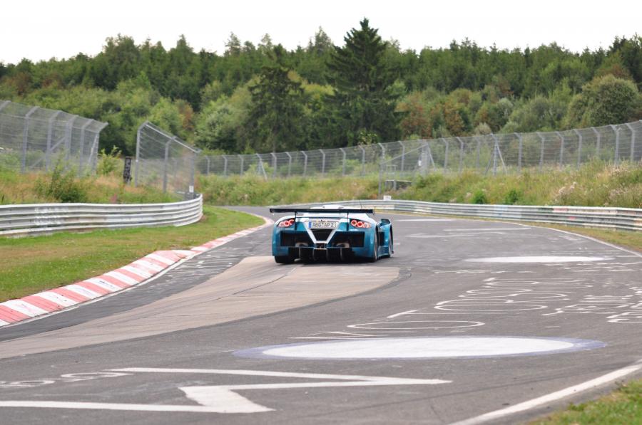  Gumpert Apollo Sport at Nurburgring 2009 года  (фото 4 из 10)